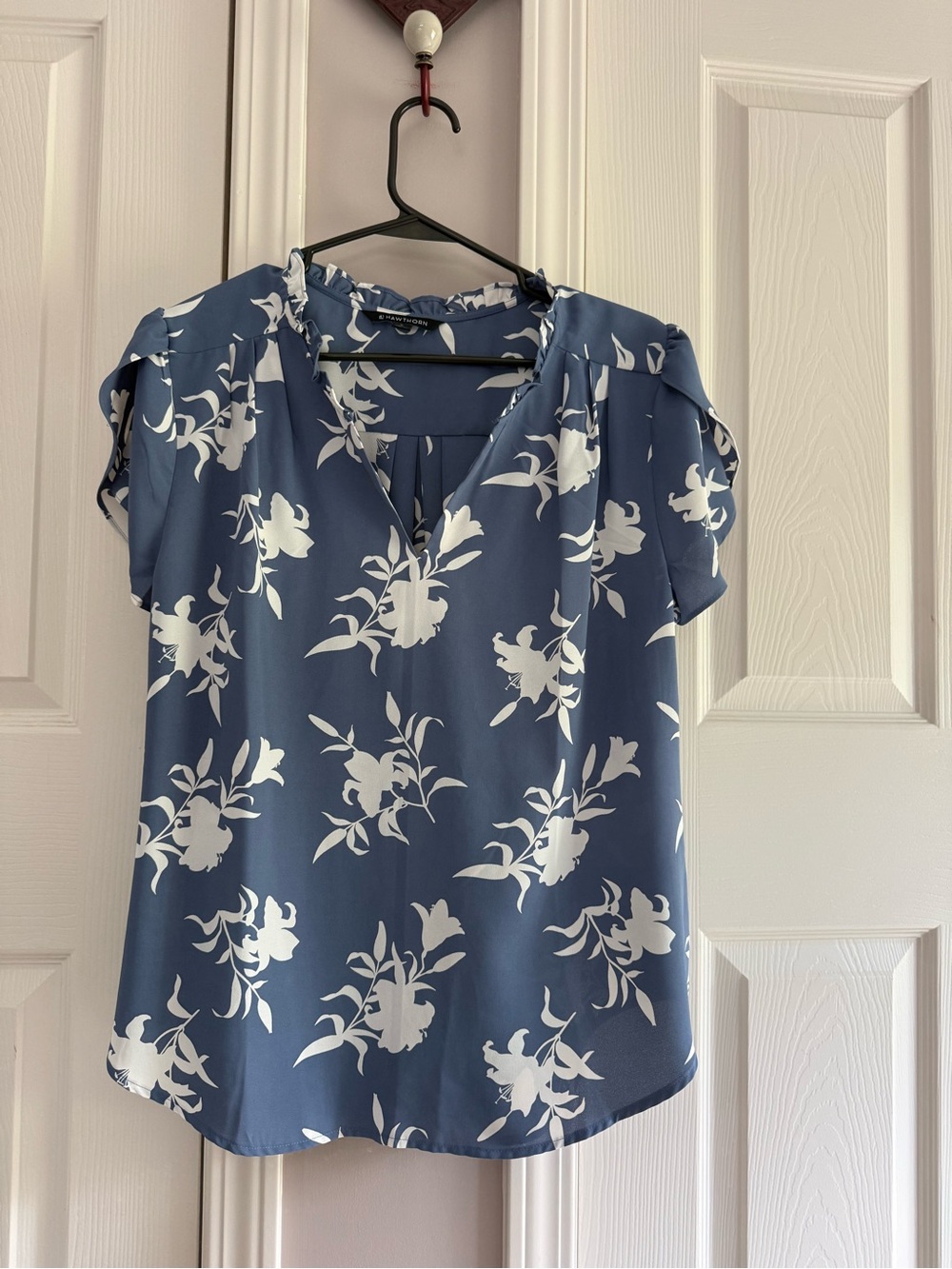 41 Hawthorn Navy Blue Floral V-Neck Blouse